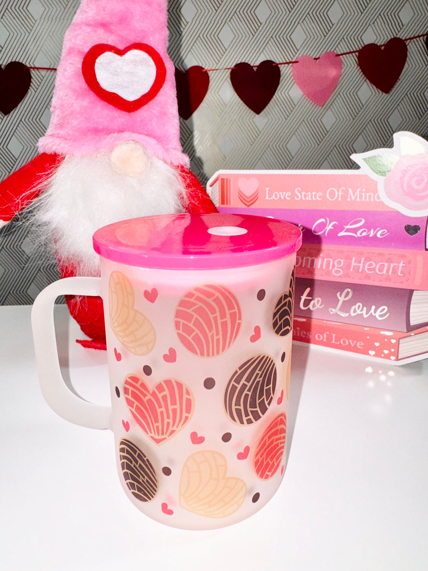 Concha Hearts Glass Mug