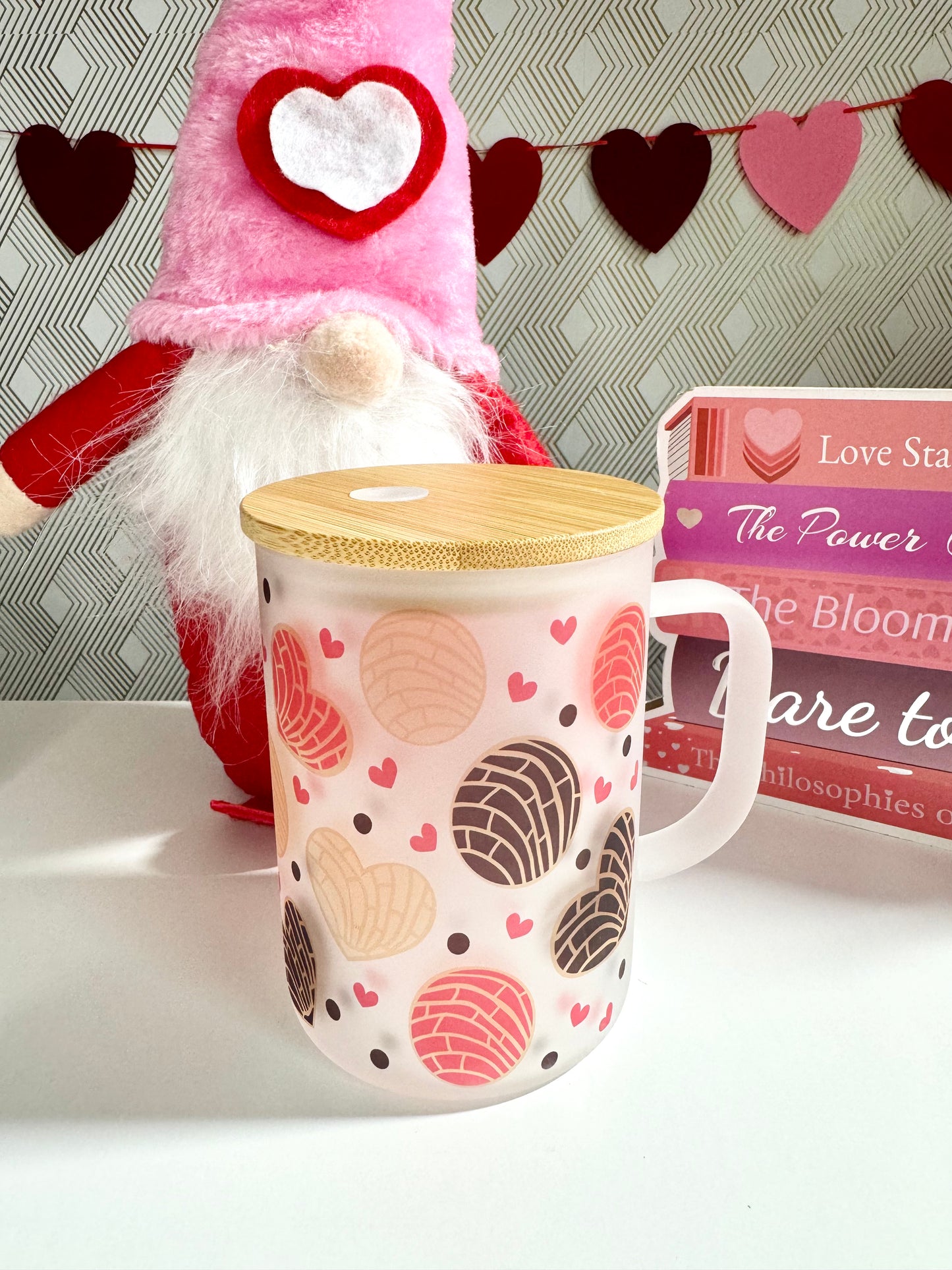 Concha Hearts Glass Mug