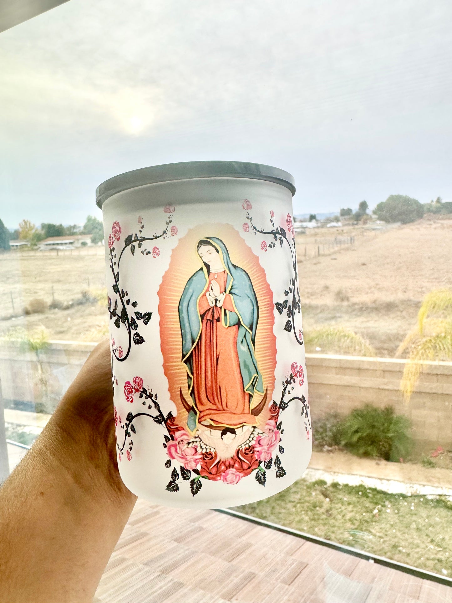 Pink Roses Virgen María Glass Mug